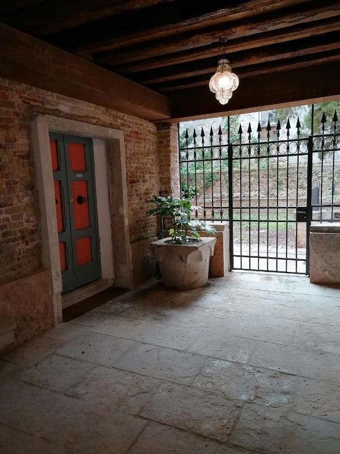 Residenza La Salute Apartment Venesia Bagian luar foto